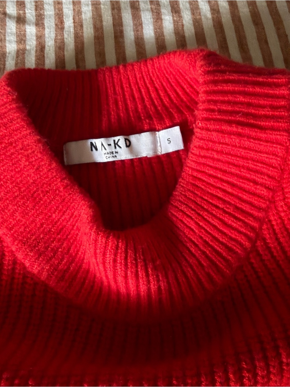Bright Red Ribbed Knit Sweater - Picture 3 of 4